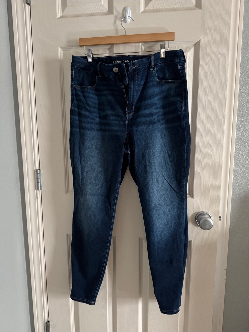American Eagle Outfitters Curvy Hi-Rise Jegging